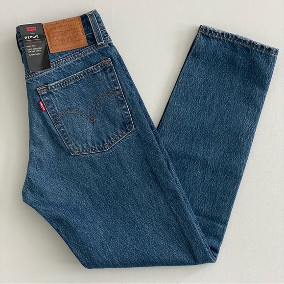 Levi’s Women's WEDGIE Jeans Size 24